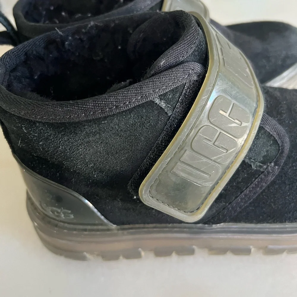 Ugg - Picture 3 of 7